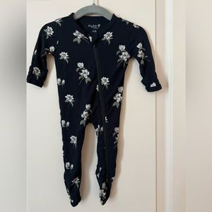 Kyte baby midnight magnolia footie